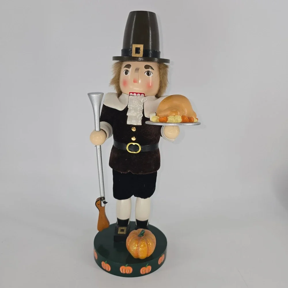 Vintage 2003 Nutcracker Village Thanksgiving Pilgrim Man with Turkey  14